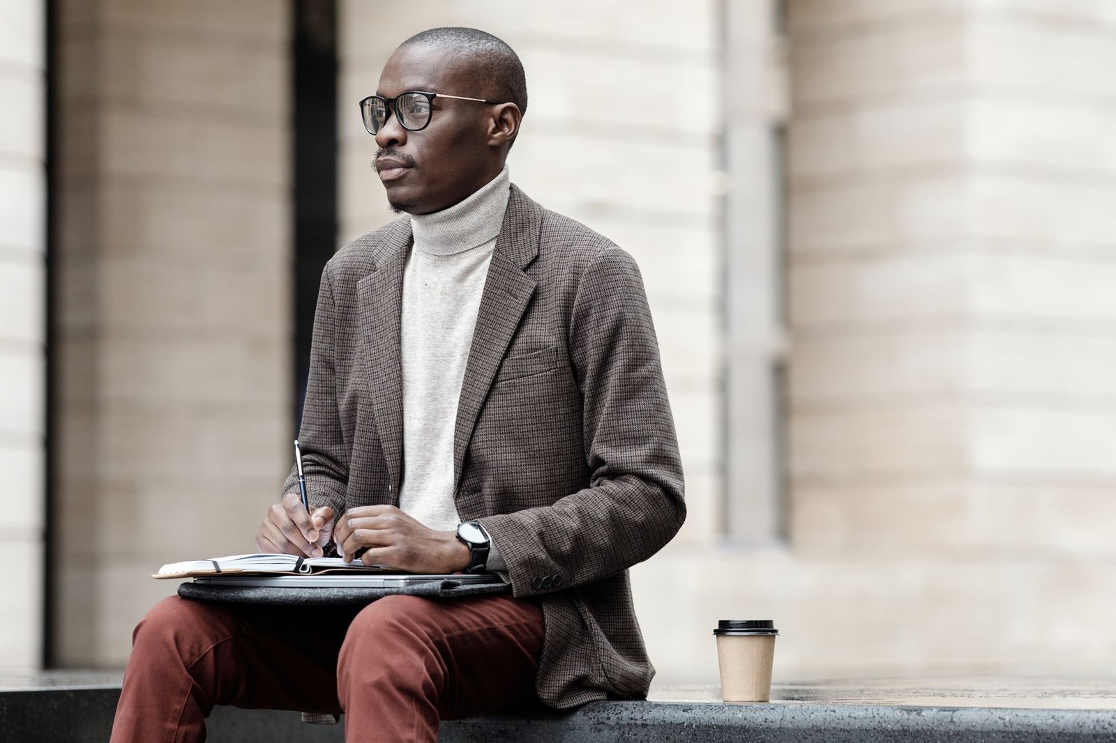 Esporte fino masculino: look smart casual com blazer