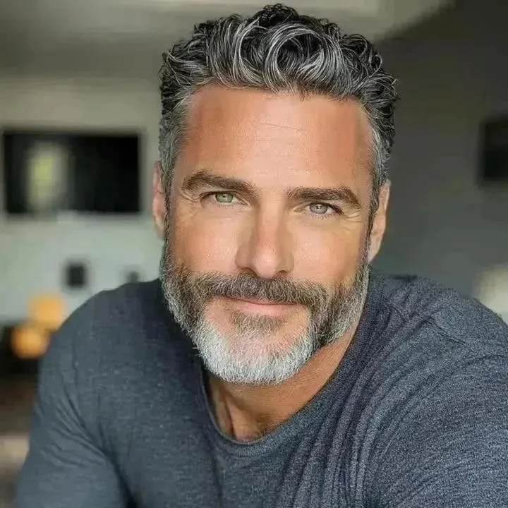 Barba grisalha curta — barba grisalha, exemplo 7