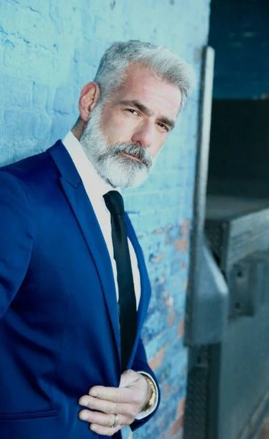 Cavanhaque grisalho — barba grisalha, exemplo 10