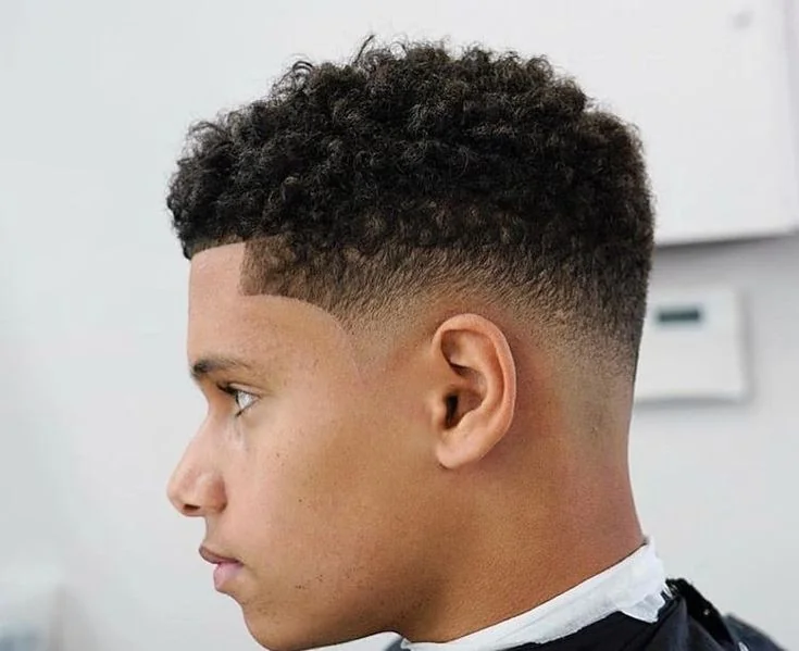 Degradê alto (high fade) — corte degradê masculino, exemplo 9