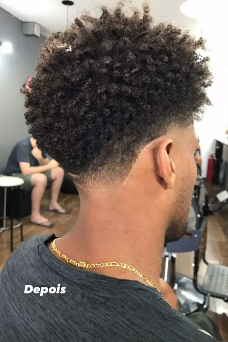 Degradê alto (high fade) — corte degradê masculino, exemplo 10