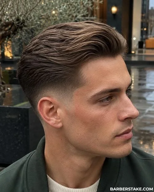 Slick back (penteado para trás) — corte old money masculino, exemplo 8