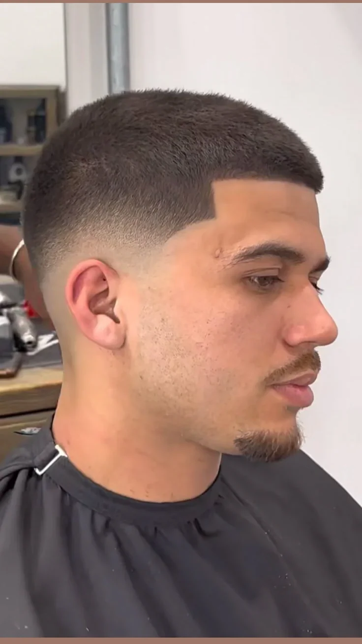 Militar e buzz cut: a praticidade radical — corte de cabelo masculino, exemplo 9