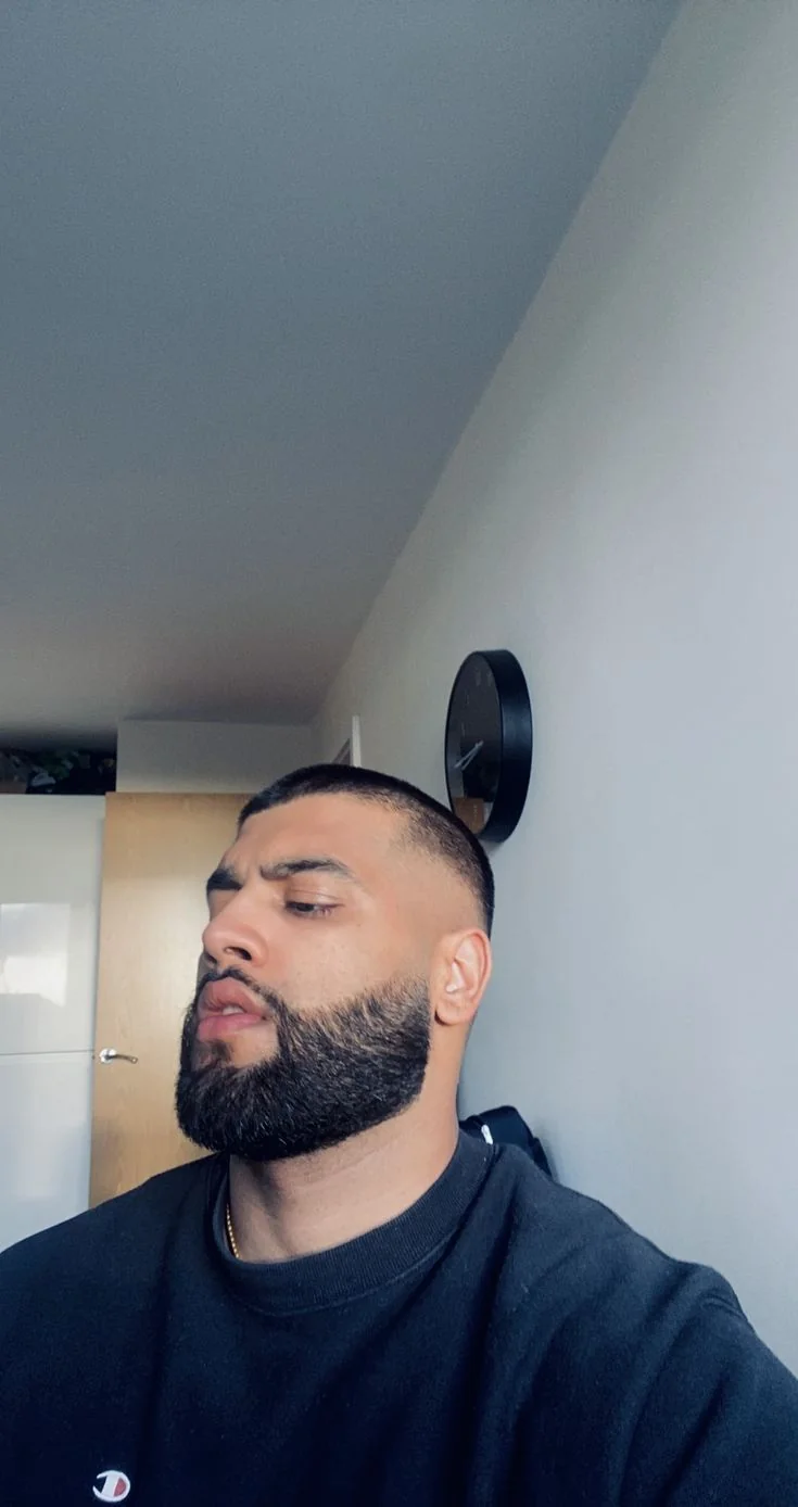 Costeleta conectada à barba — costeletas masculinas, exemplo 2