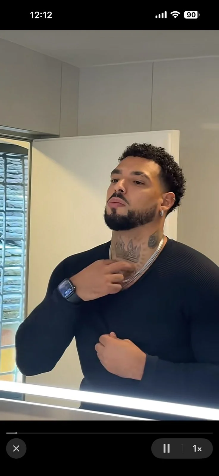 Costeleta conectada à barba — costeletas masculinas, exemplo 3