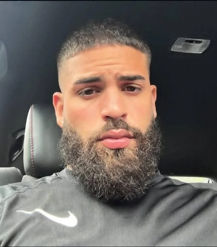 Costeleta conectada à barba — costeletas masculinas, exemplo 5