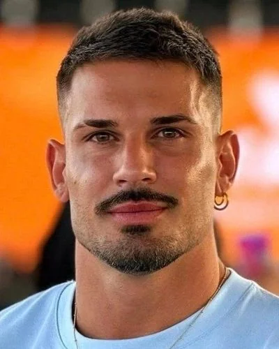 Costeleta clássica de contorno — costeletas masculinas, exemplo 5