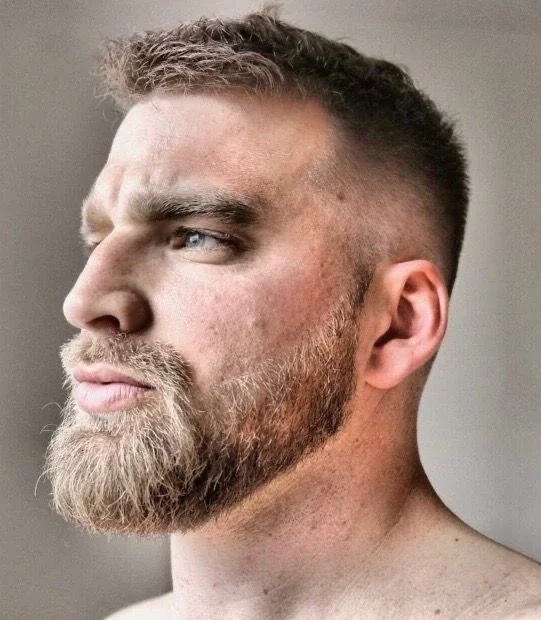 Costeleta clássica de contorno — costeletas masculinas, exemplo 7