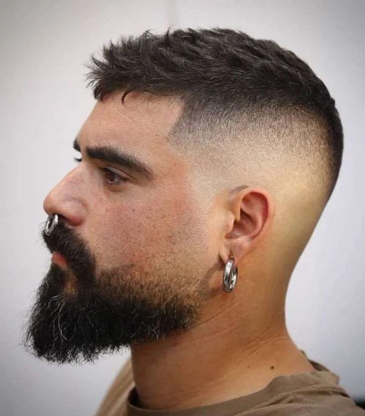 Low fade com barba — low fade masculino, exemplo 10